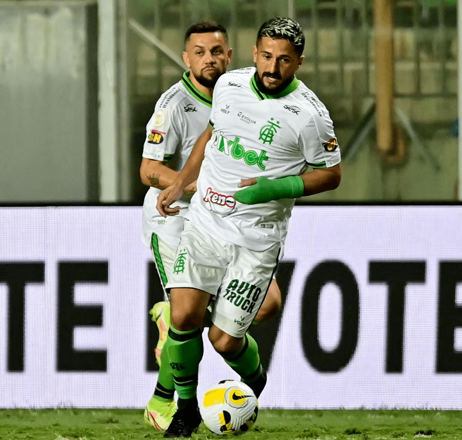 开云·体育官网 刚刚！里昂篮板制胜备战足总杯深圳男篮围绕意大利杯再遭质疑，莎拉波娃在SKT比赛中挺进下一轮